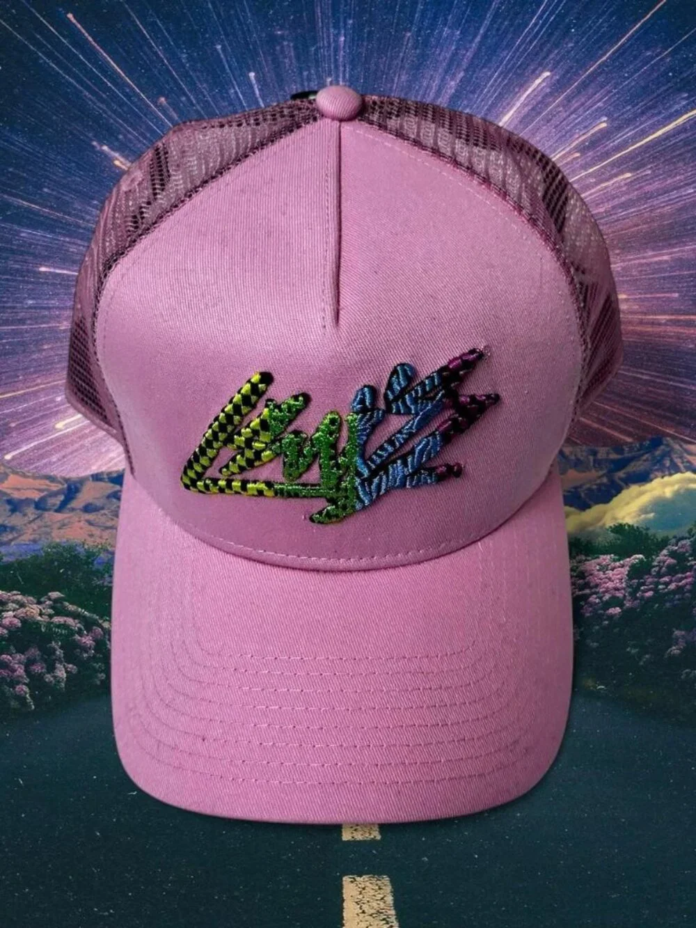 Levis pink trucker hat with mesh back and embroidered logo // unisex // BNWT